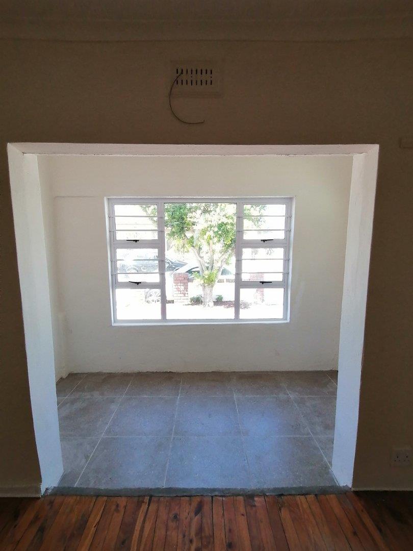 To Let 2 Bedroom Property for Rent in Lansdowne Western Cape